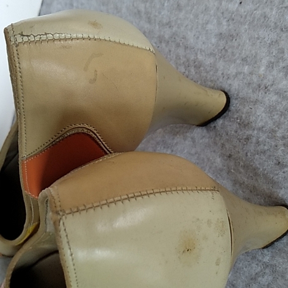 Vintage 1960s two Tone Brogue style heels 👠 - Picture 6 of 6